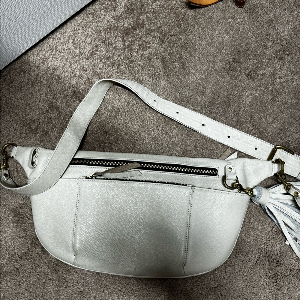 TAH Leather belt bag